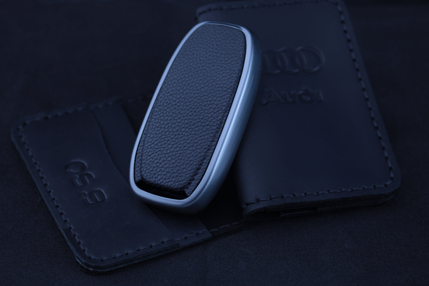 AUDI Type - B Plastikowy Czarny