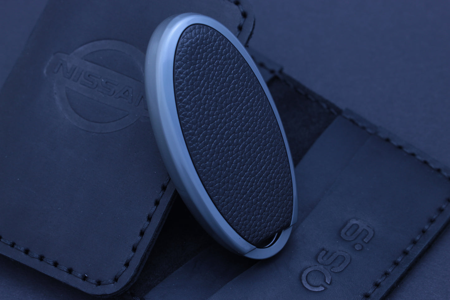 Nissan Type - L Plastikowy Biały