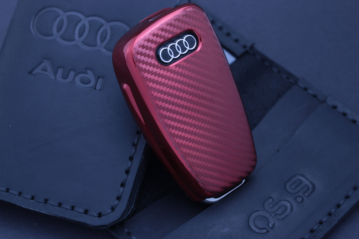 AUDI Type - A Karbon Czerwony