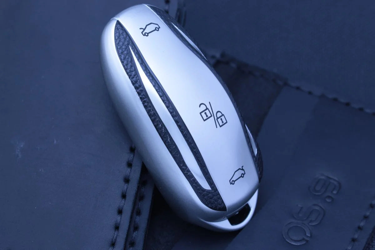 Tesla Type - C Plastik Biały