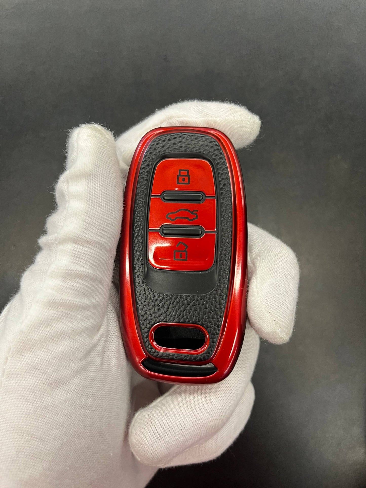 AUDI Type - B Plastikowy Czerwony